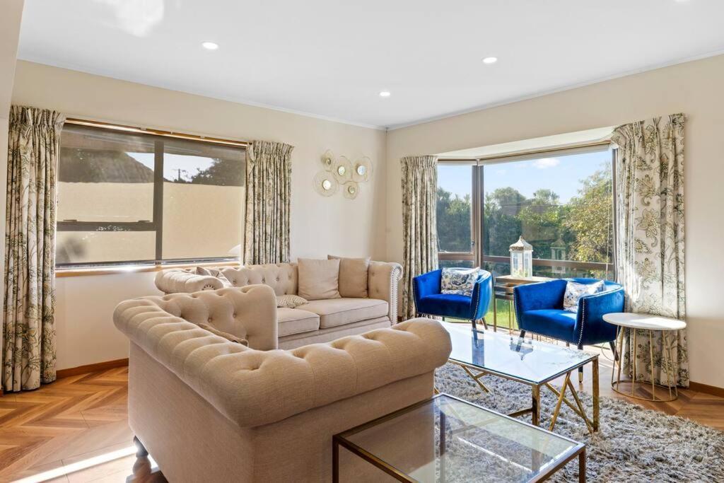 Not Usually Available - Lucky U! Auckland Extérieur photo