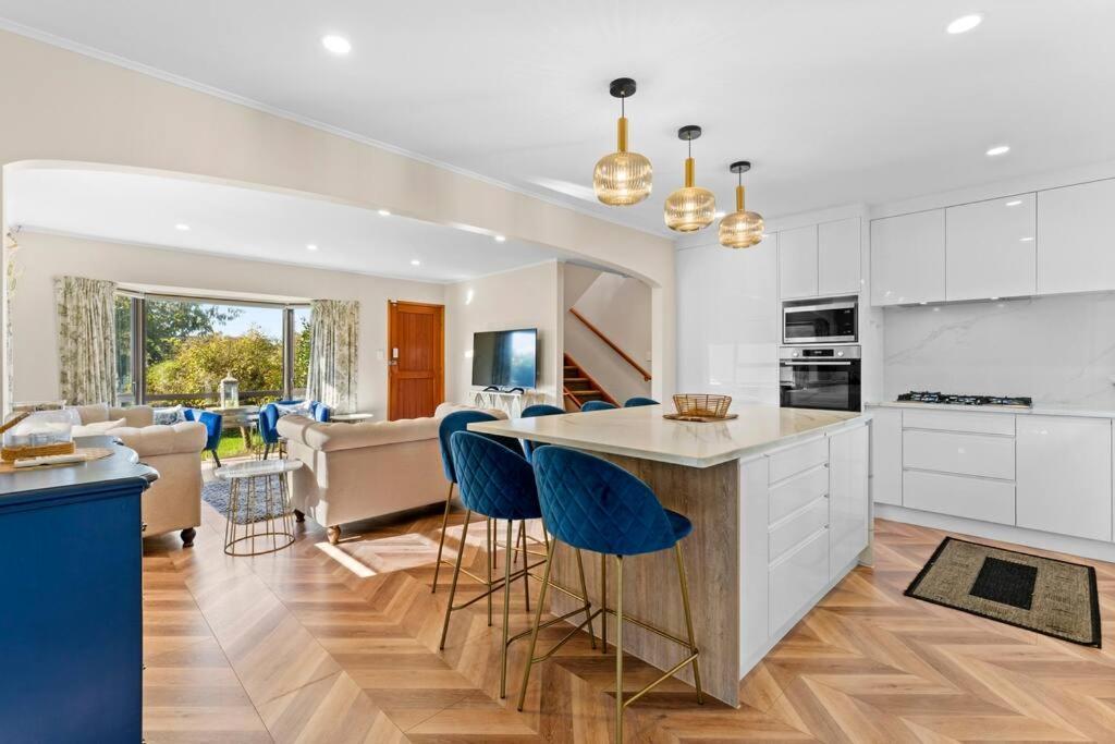 Not Usually Available - Lucky U! Auckland Extérieur photo