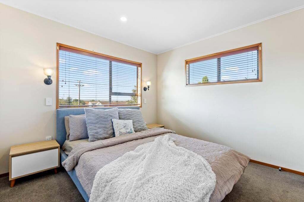 Not Usually Available - Lucky U! Auckland Extérieur photo