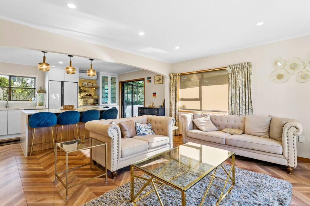 Not Usually Available - Lucky U! Auckland Extérieur photo